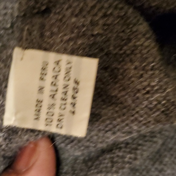 NWT PAUL STUART 100% ALPACA  CARDIGAN SWEATER SIZE LARGE - Picture 4 of 13